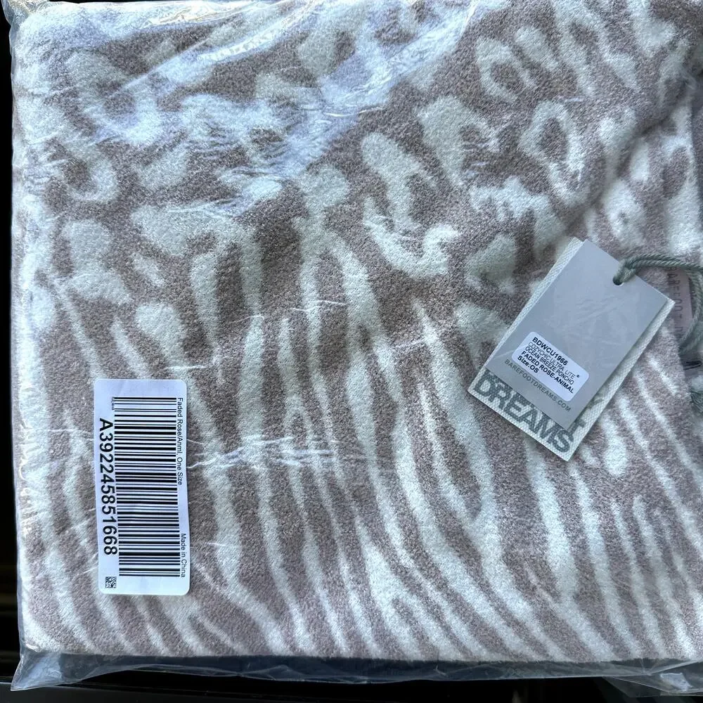 NWT Barefoot Dreams CozyChic Ultra Lite Ocean Breeze Poncho Faded Rose Animal OS